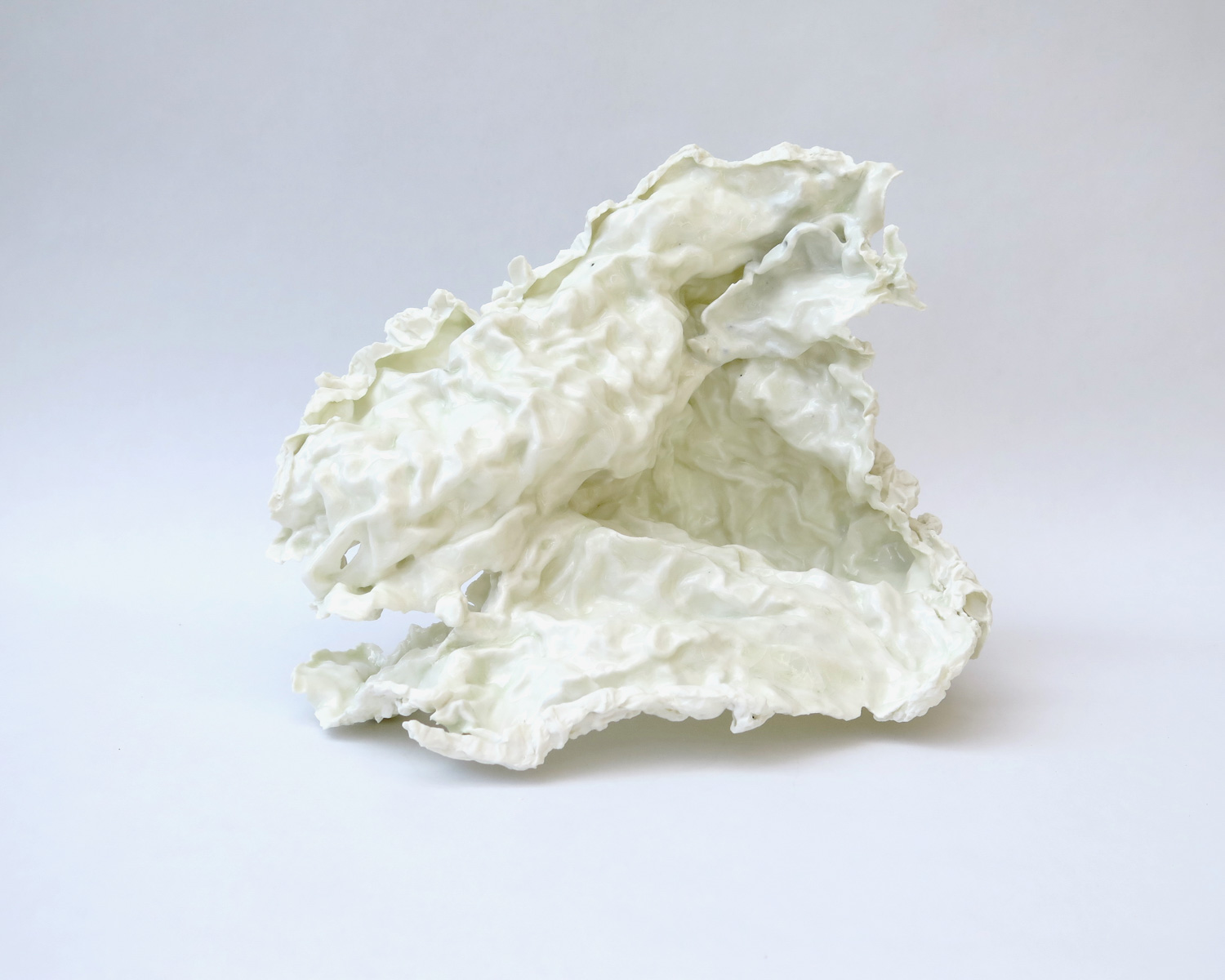 "Songe originel", 2023. Porcelaine, impression par coulage. H. 17 x L. 30 x P. 21 cm