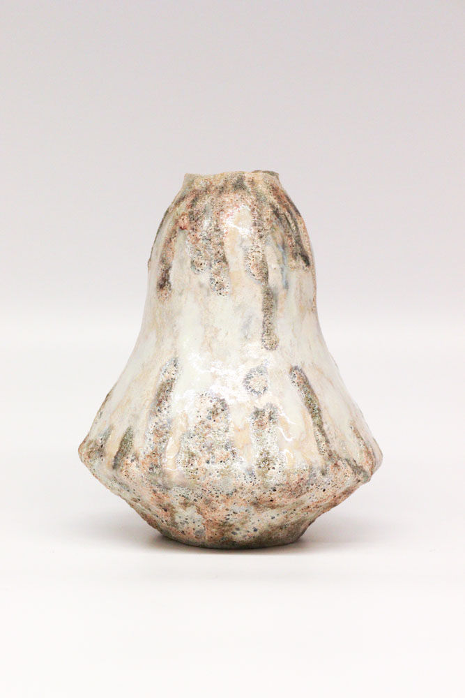 Brigitte Arbelot - Vase sculpture - Grès modelé, émail - Cuisson 1200°C - 15x15x19 cm - 210 €