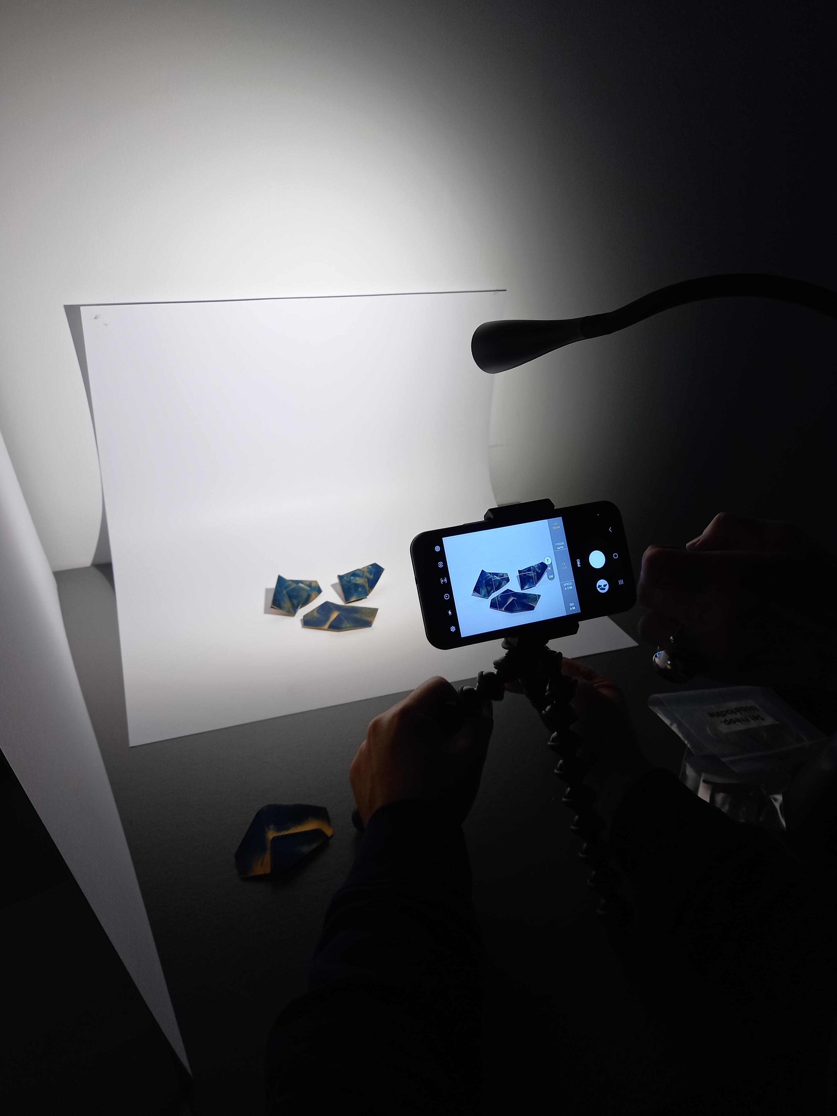 "Créez un mini studio photo avec votre smartphone", 2022. Galerie BeCraft